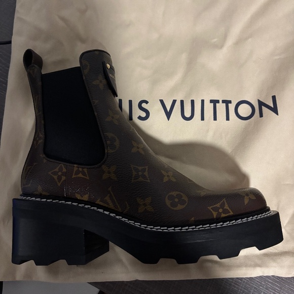 LV Beaubourg Ankle Boot - Picture 1 of 8